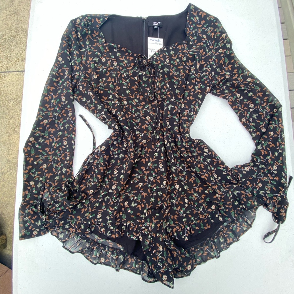 NWT LUCCA ROMPER SIZE MEDIUM WOMENS